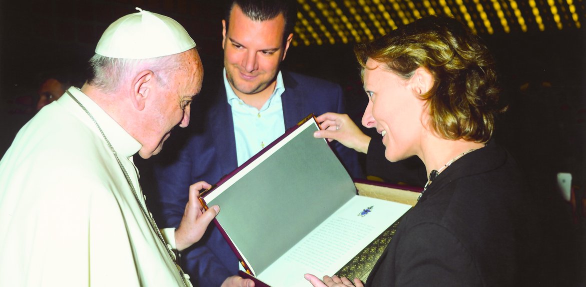 [Translate to Englisch:] Papst Franziskus Michael Kriegler